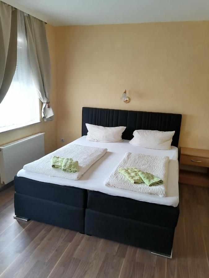 Pension Kuehnauer Hof Дессау Экстерьер фото