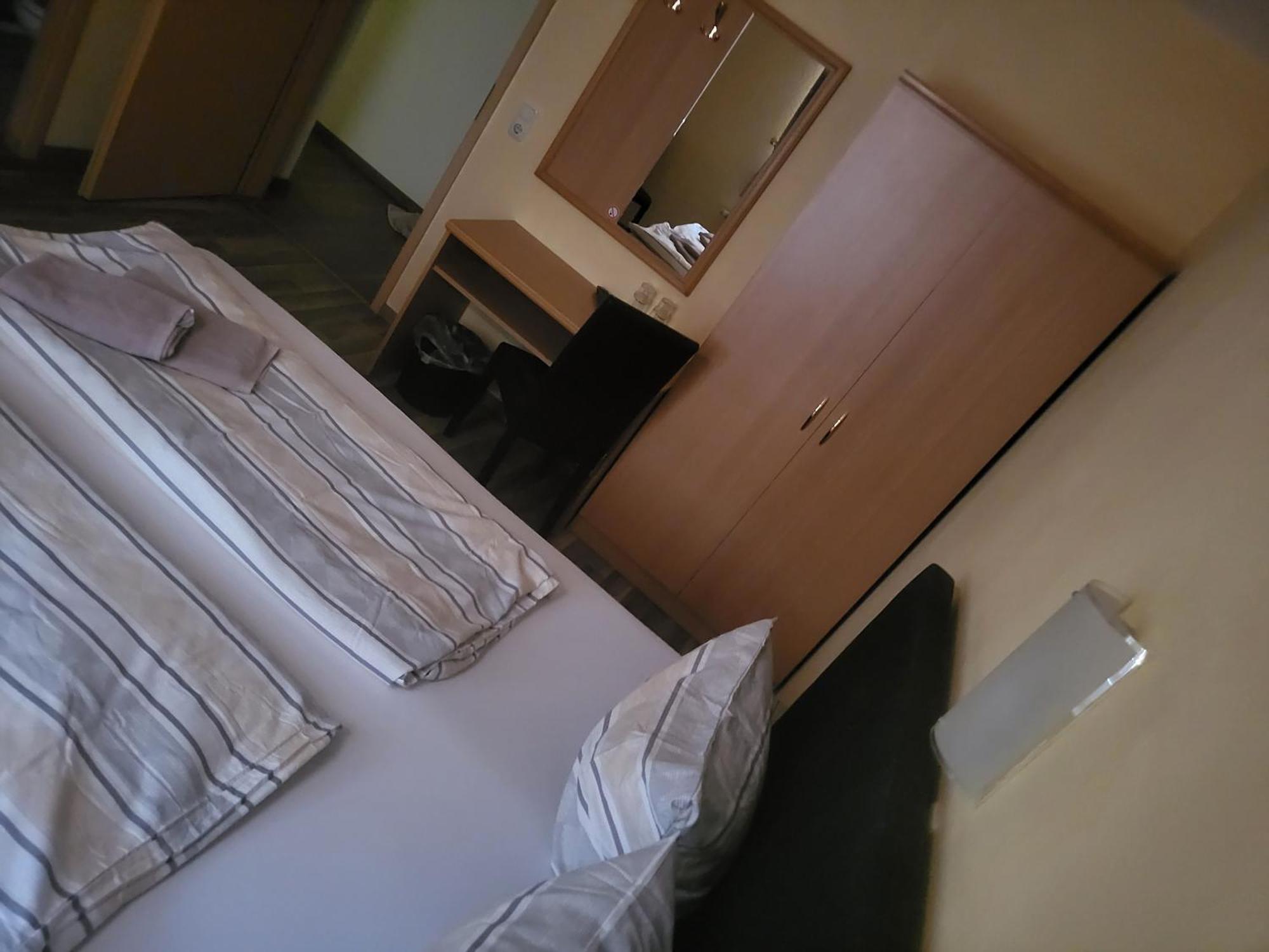 Pension Kuehnauer Hof Дессау Экстерьер фото